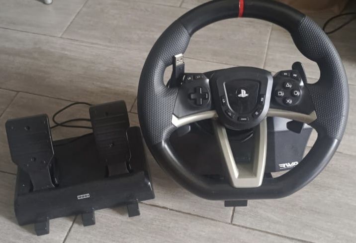 Продам игровой руль Hori racing wheel apex
