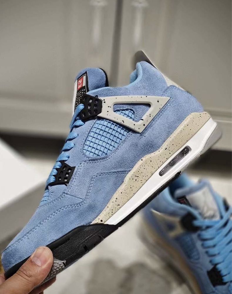 Air Jordan 4 Retro University Blue Nike Unc