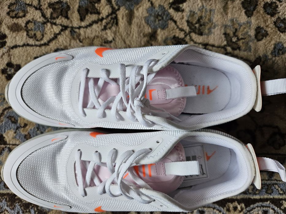 Маратонки на NIKE AIR MAX