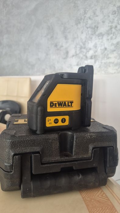 Линеен лазерен нивелир DeWALT DW087