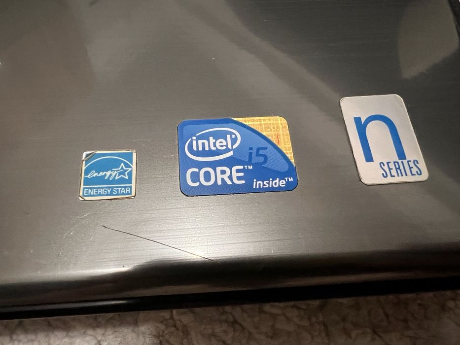 Два броя лаптоп Dell и Toshiba