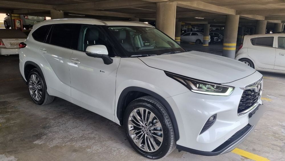 Toyota Highlander Limited Hybrid 2024 AWD ideal holatda!