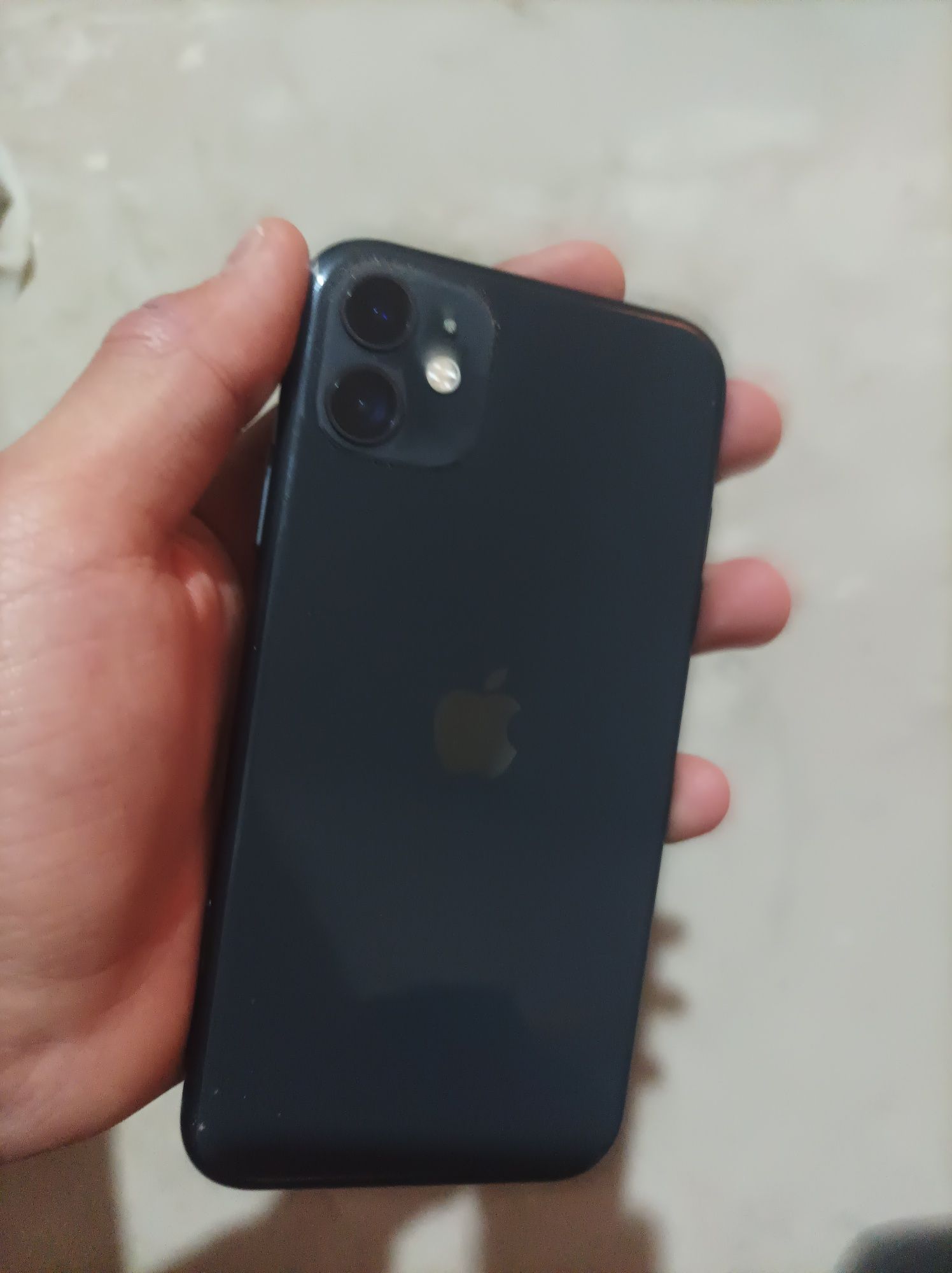 Iphone 11 qora 64gb