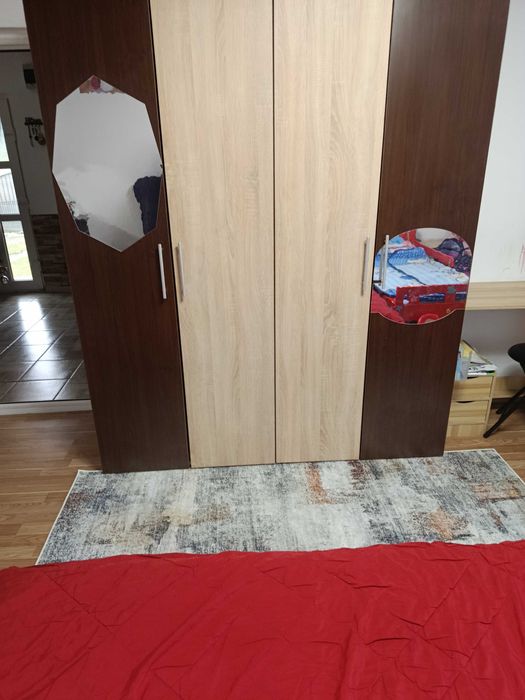 Dulap de dormitor compus din 2 bucăți!