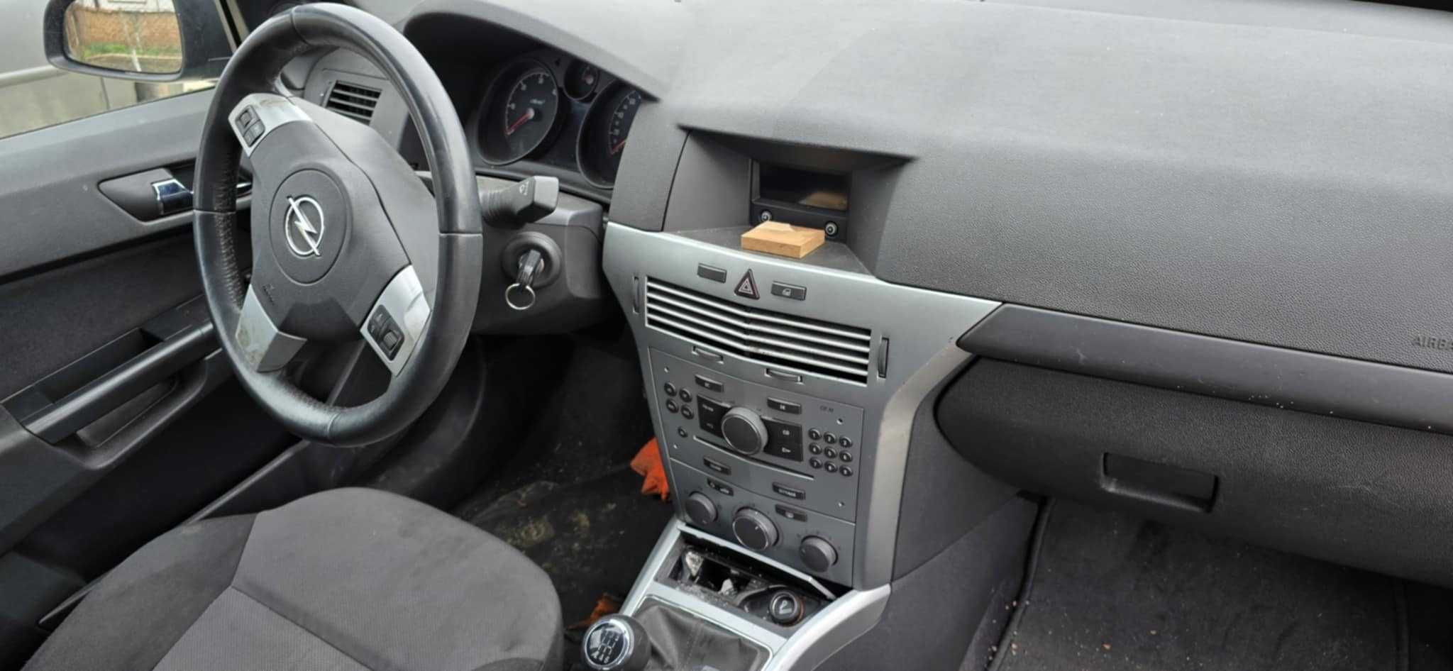 Продавам Опел Астра H 1.7cdti 110кс 2010 На Части