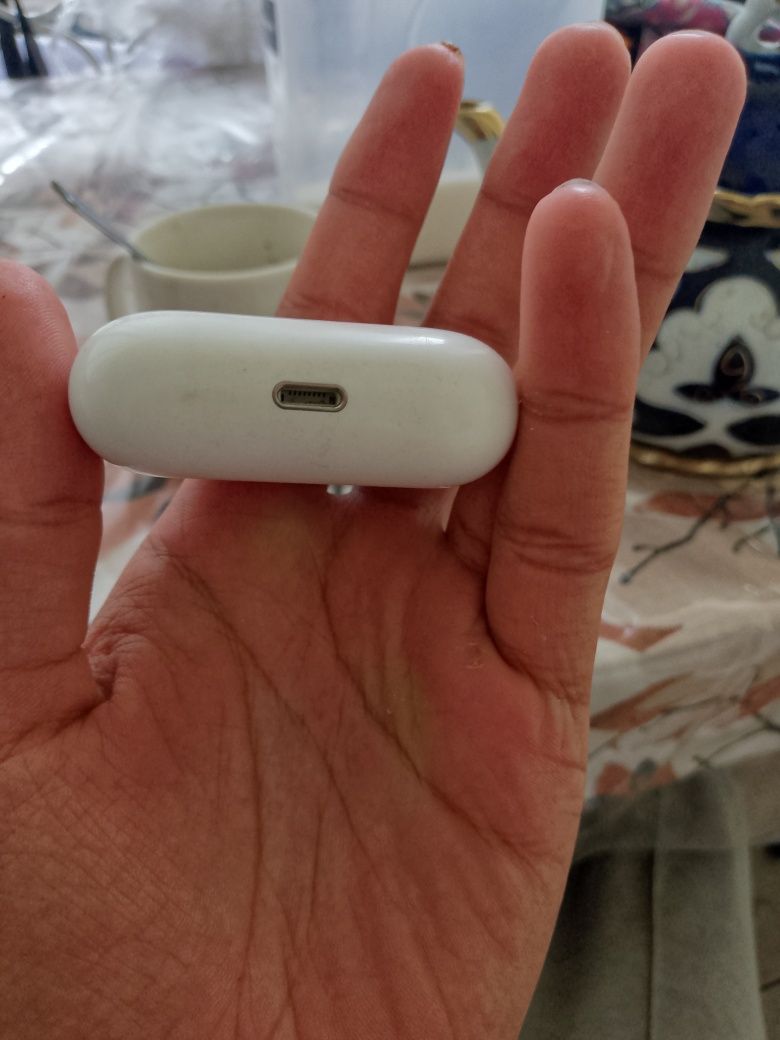 Airpods наушник б/у