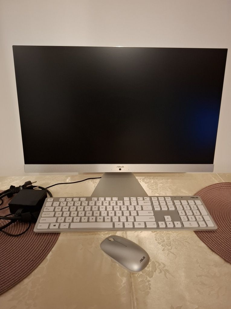 PC All-In-One ASUS M241D, putin folosit cu WINDOWS 11 preinstalat