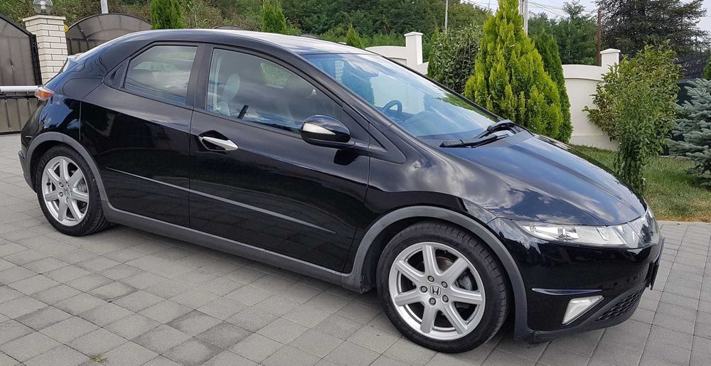 Honda Civic Sport 1.8 i-VTEC FK2 - 5D Nighthawk Black