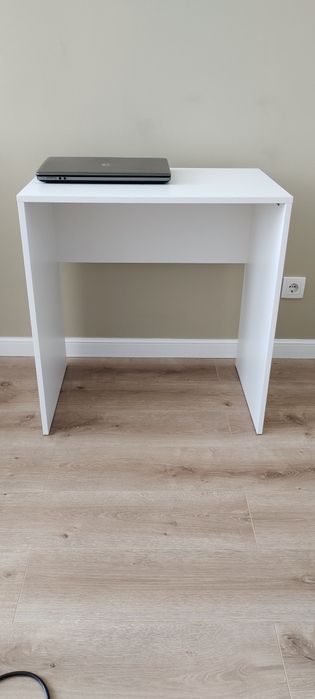 Стол письменный белый