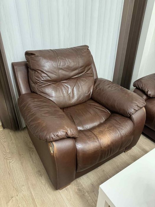 Кожен диван с кресло + ПОДАРЪК картина