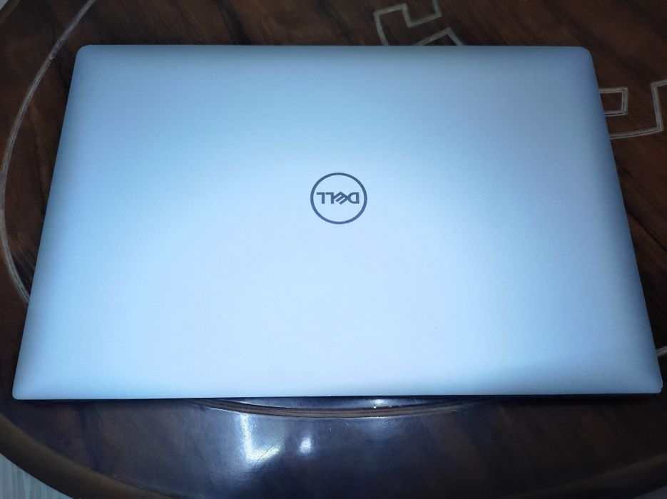 Dell XPS 15 Core i7-9th gen