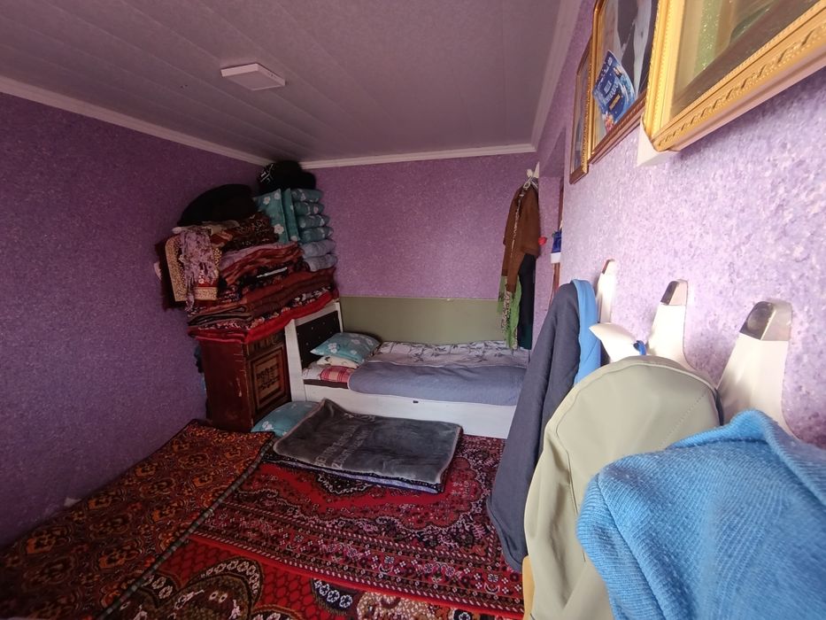 Uy sotladi xolati yaxshi kirb 69000$ kelishiladgan joyi bor