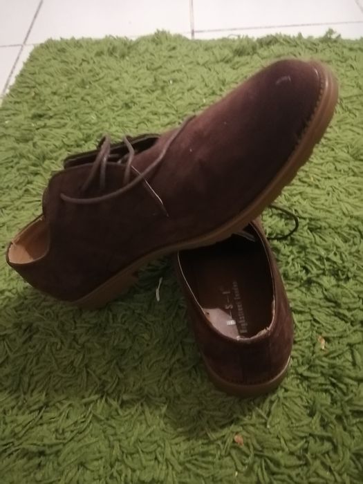 Vând pantofi barbatesti