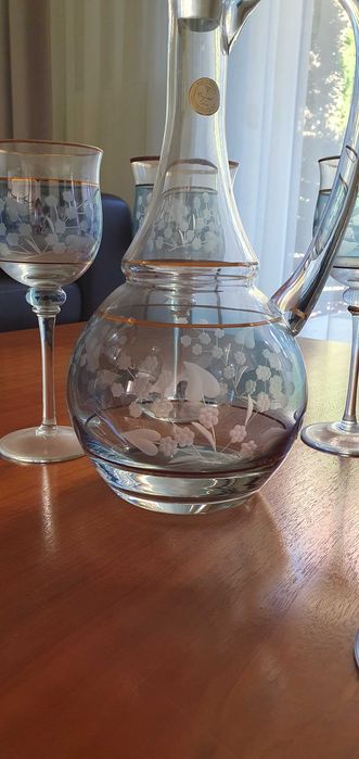Vand set pahare vin si carafa, handcrafted cristal, 700 lei