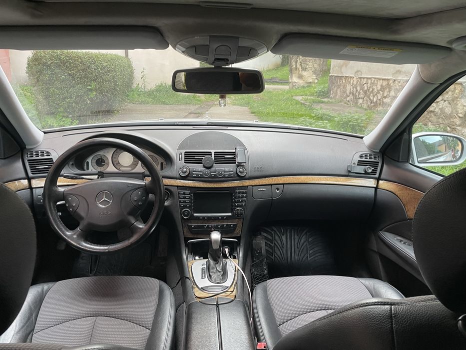 Mercedes Benz w211