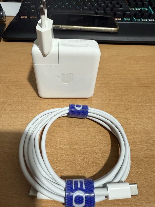 Incarcator Macbook Pro 67w cu cablu C-C