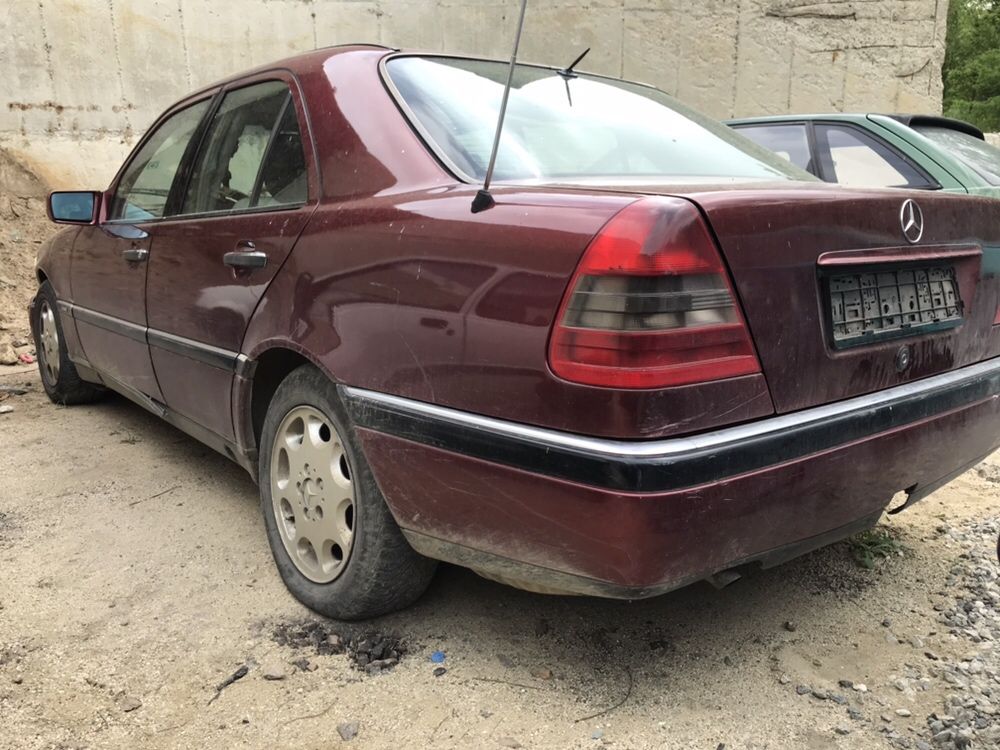 Mercedes C250d w202 На Части