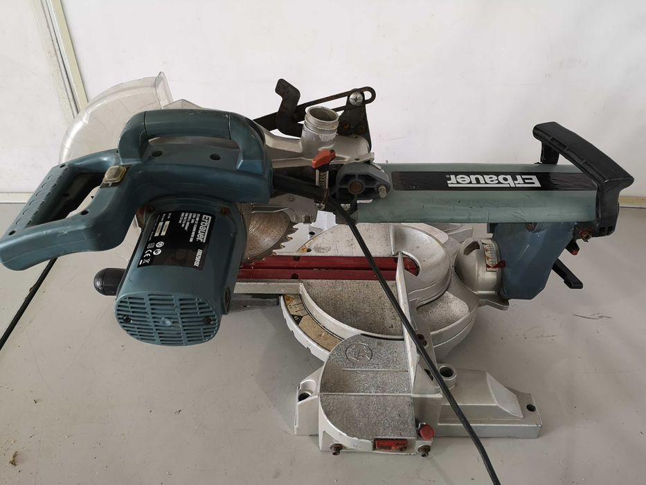 Циркуляр пендула - Erbauer 2000W / 255mm