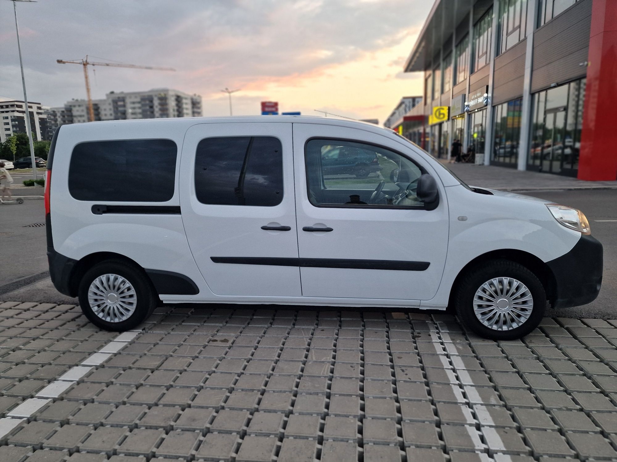 Vând Renault Kangoo 2 2018 (5 locuri) maxi /duba