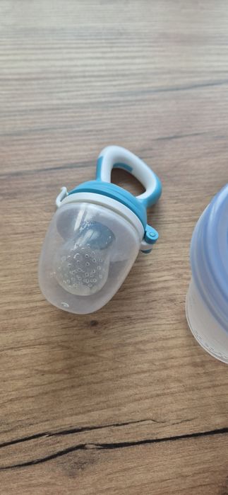 Шишета, термос и стойка за шишета