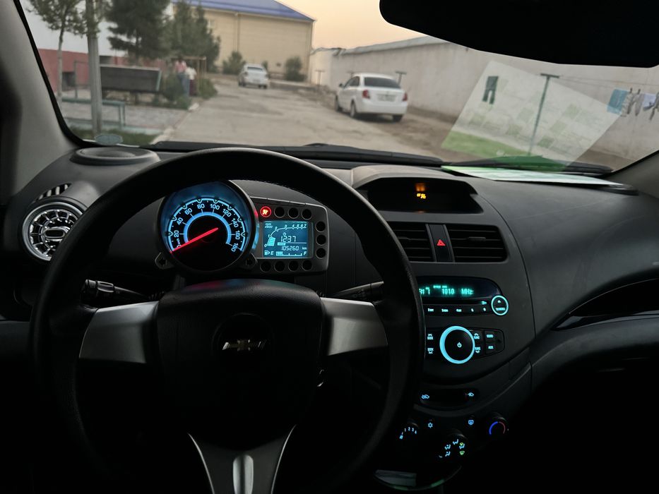 Srochna sotiladi 2015 spark