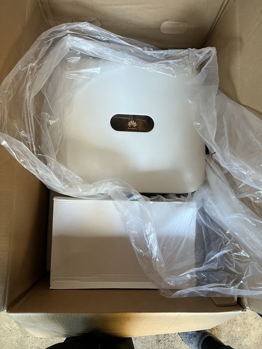 INVERTOR HUAWEI 8 kw utilizat 1 AN