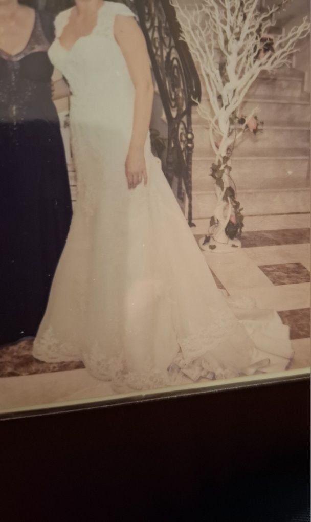 Rochie mireasa  de vanzare
