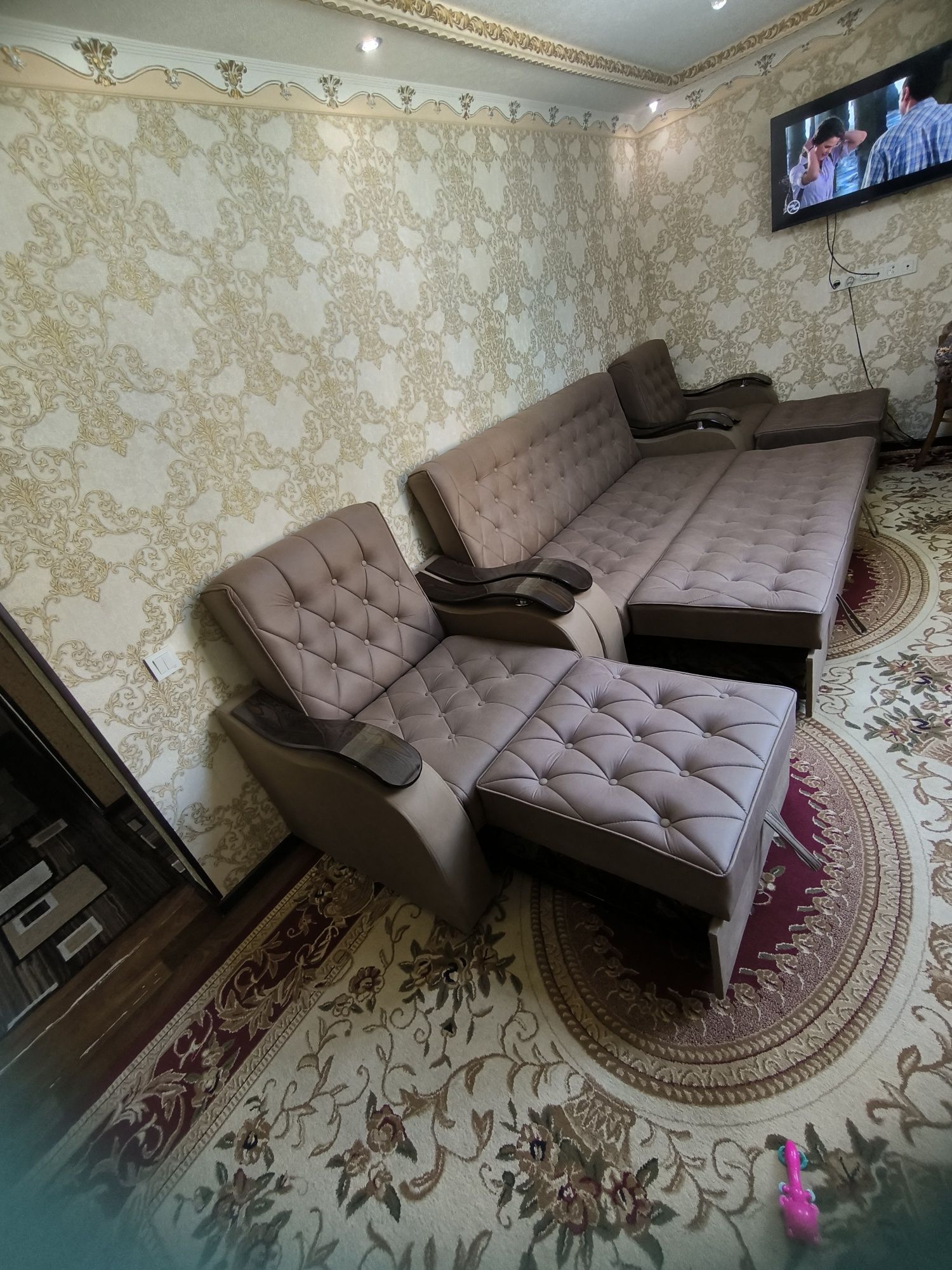 Mebel divan kreslo zalga moslangan
