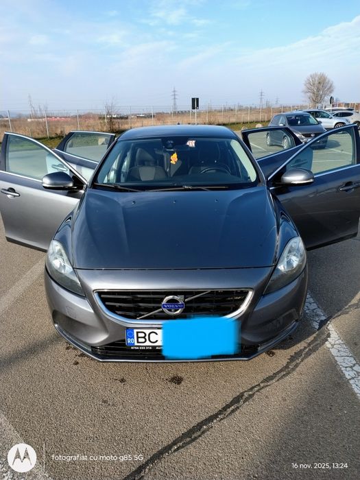 Vând Volvo V40  D2