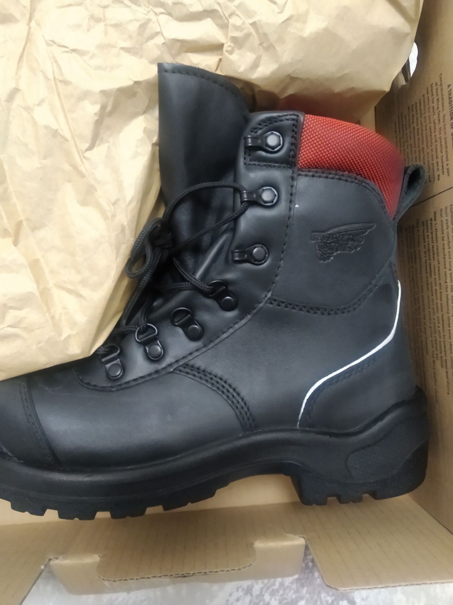 Продам ботинки Red Wing