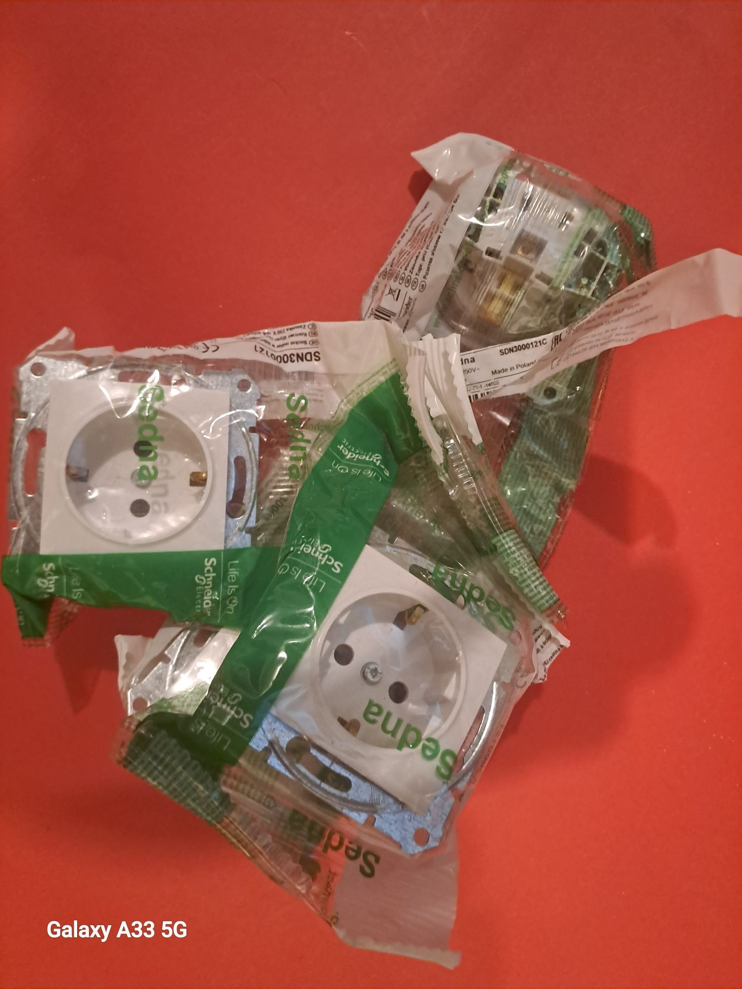Vând prize simple Schneider Electric Sedna 3000121