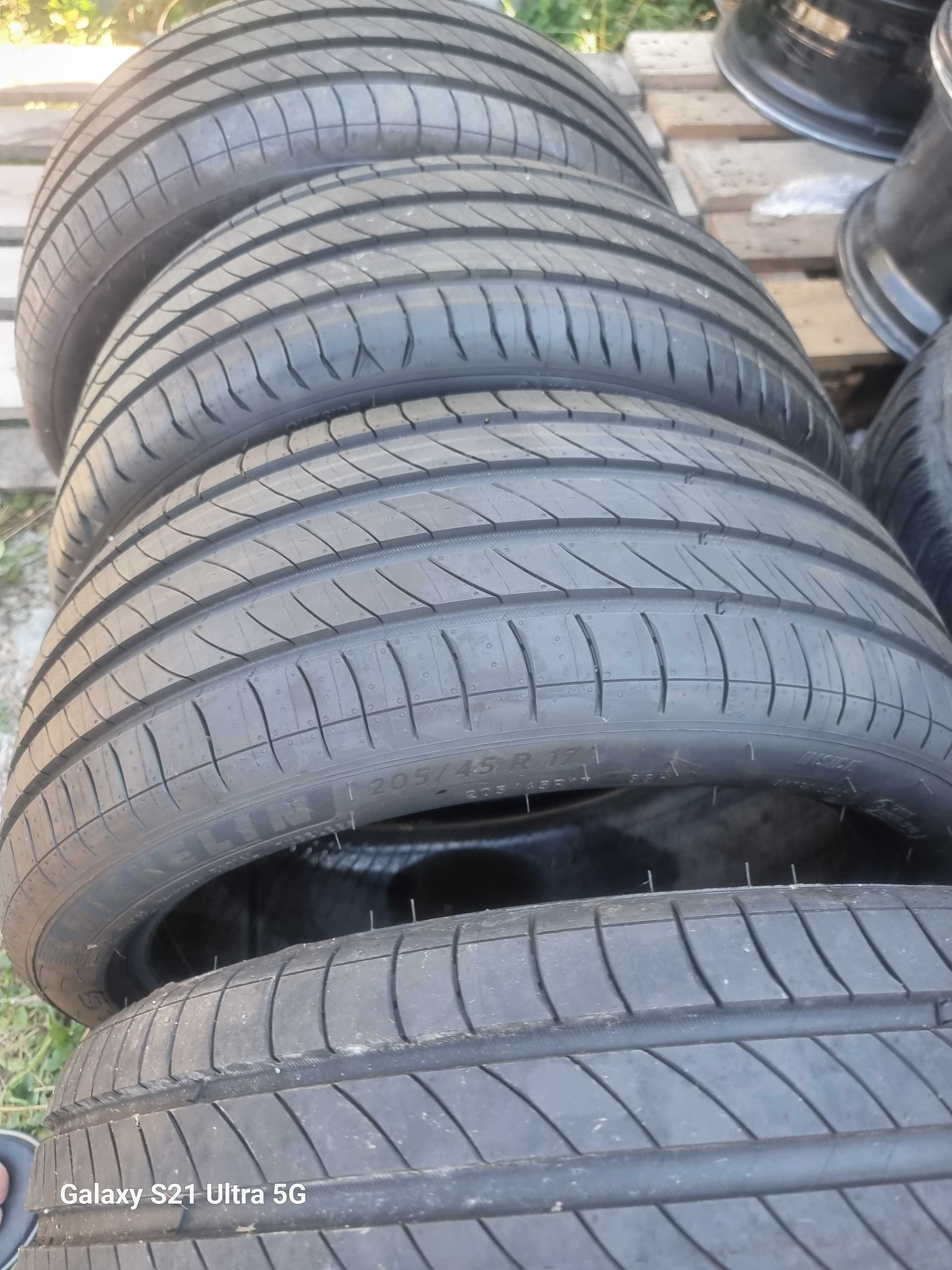 MICHELIN 205/45/17 4323dot