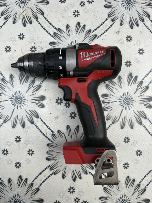 Акумулаторен винтоверт Milwaukee