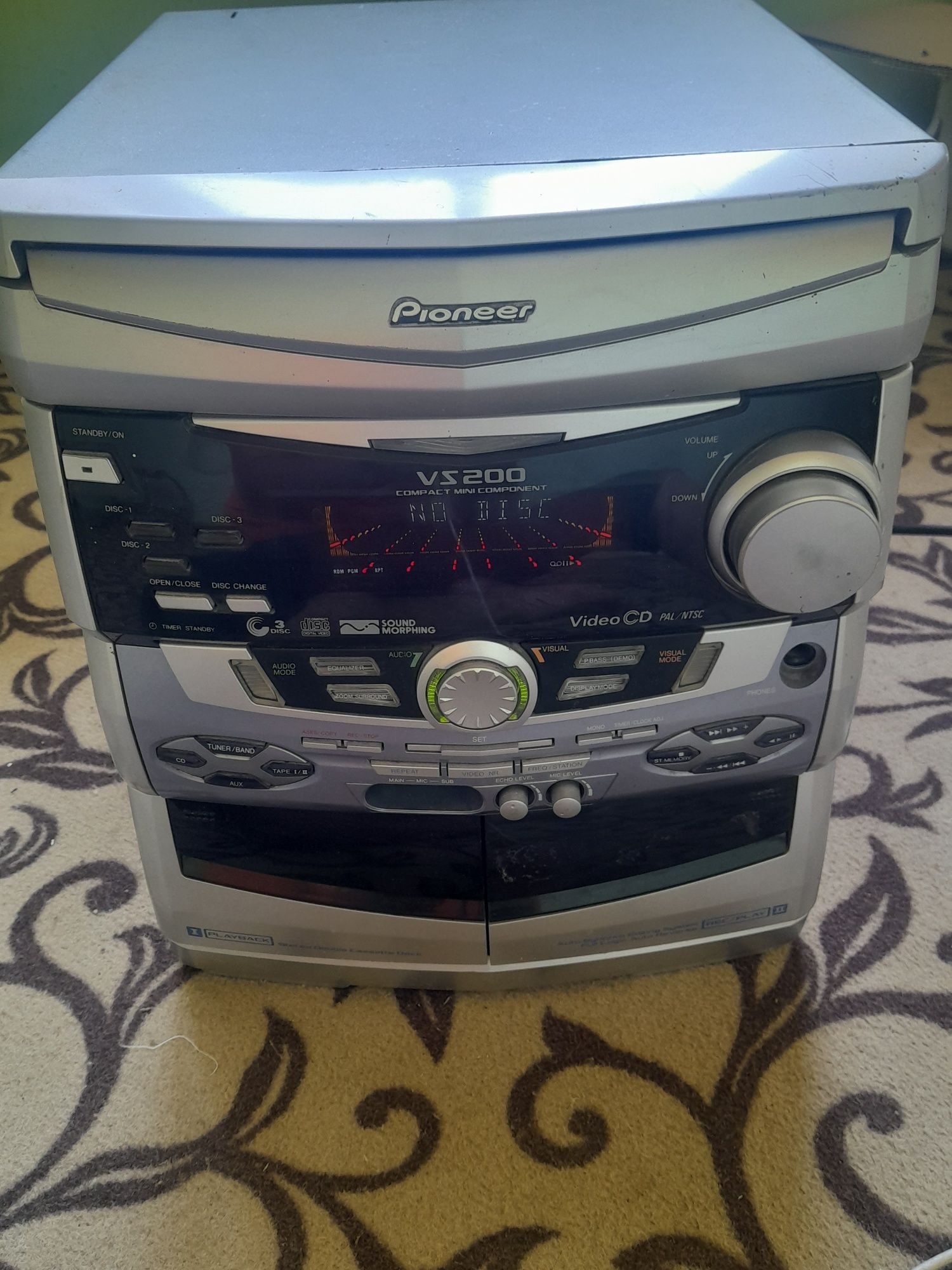 Pioneer музыкальный центр сотилади  устага курсатиш керак!!!  Колган и