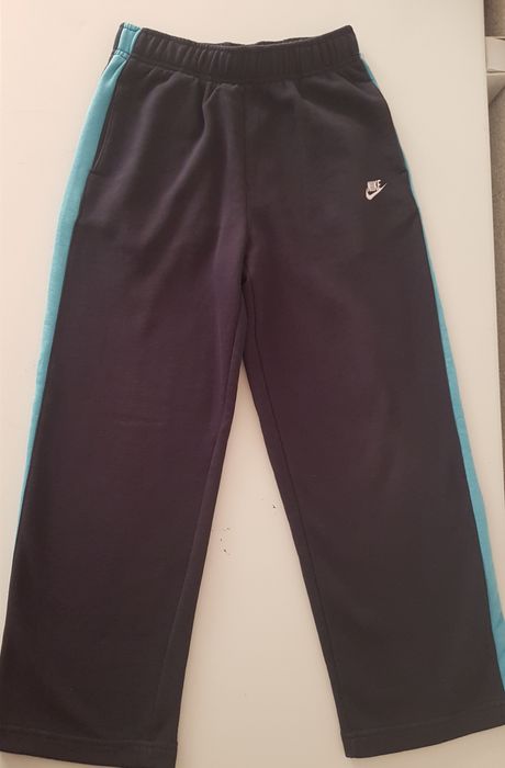 Оригинално долнище на Nike