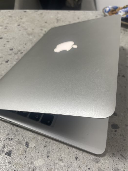 MacBook Air 11” (Early 2015) — на запчасти или целиком