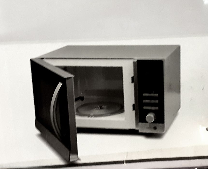 Cuptor cu microunde și grill SWITCHON 20 L NOU - 350 Lei