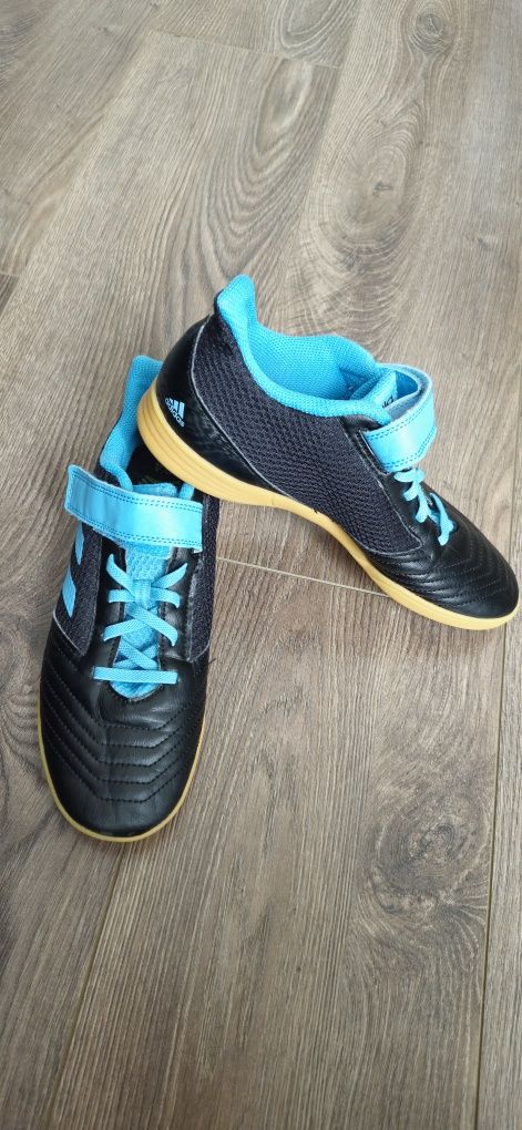 Adidas футбол зала 38,  Decathlon 34, Hunter 30