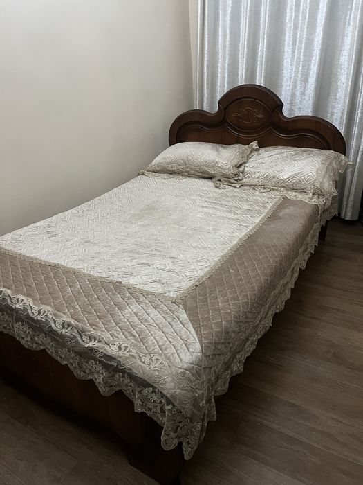 Продам спальный гарнитур