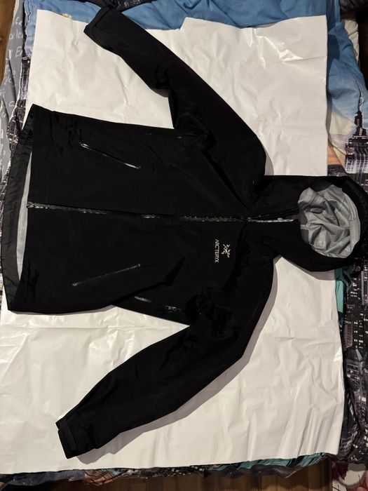 Непромокаема Ветровка На Arcteryx