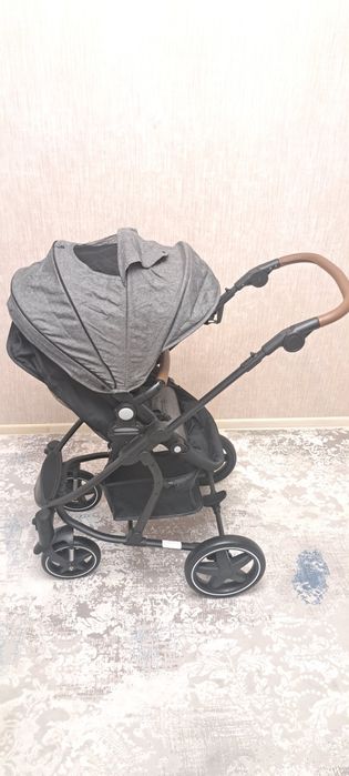 Продам прогулочную коляску 2в1