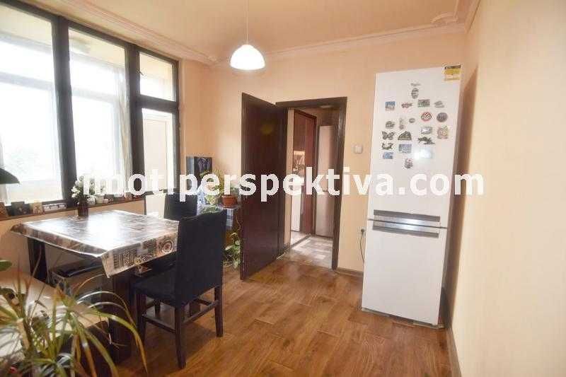 Продава се Тристаен апартамент в Пловдив, Кючук Париж - 100 кв.м за 1430 €/кв.м - Снимка #3