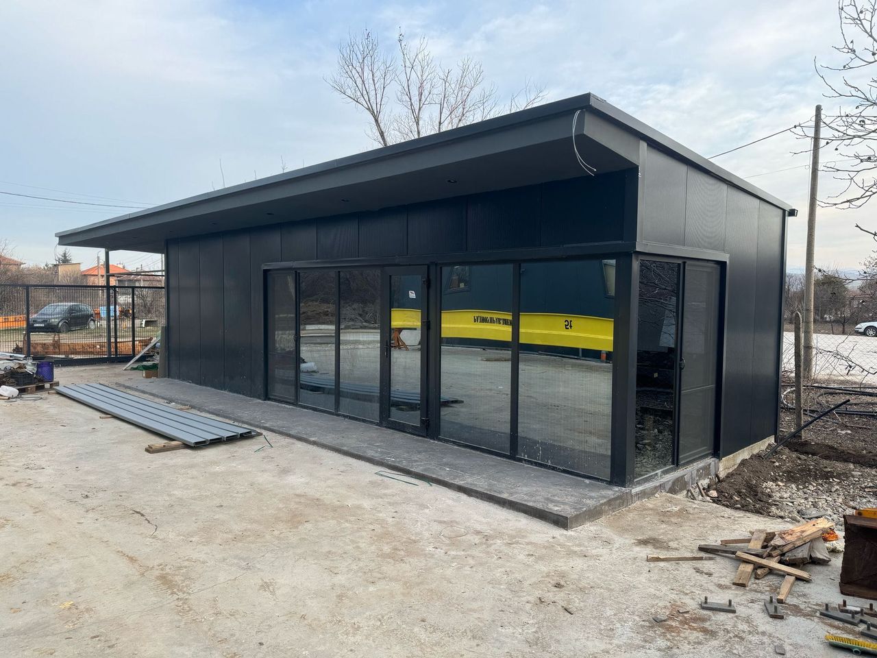 Продава се Промишлена сграда в Стамболийски - 1200 кв.м за 315 €/кв.м - Снимка #3
