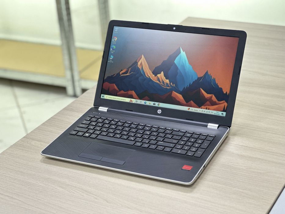 Ноутбук HP в идеале / AMD A10-9gen / SSD 256g / 8gb DDR4 / R7 M340