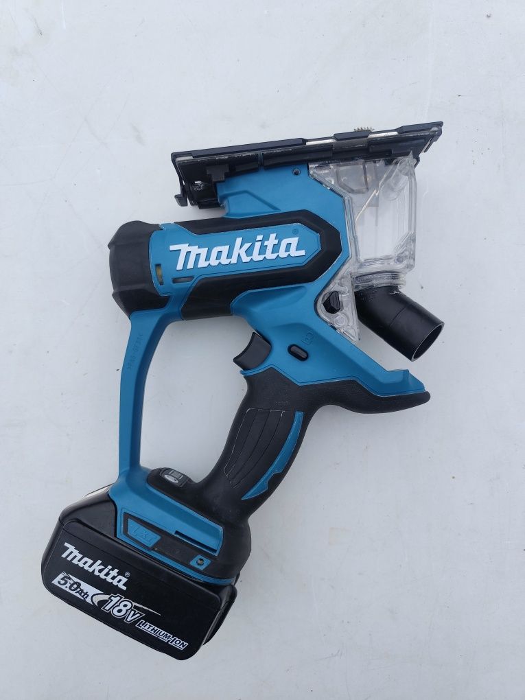 Акумулаторен прободен трион за гипсокартон Макита Makita DSD180 + 5Ah