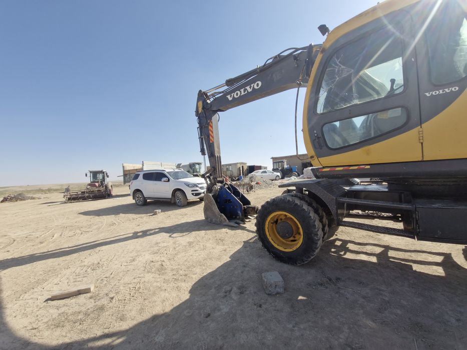 Экскватор Волво  130  год  выпуска 2002