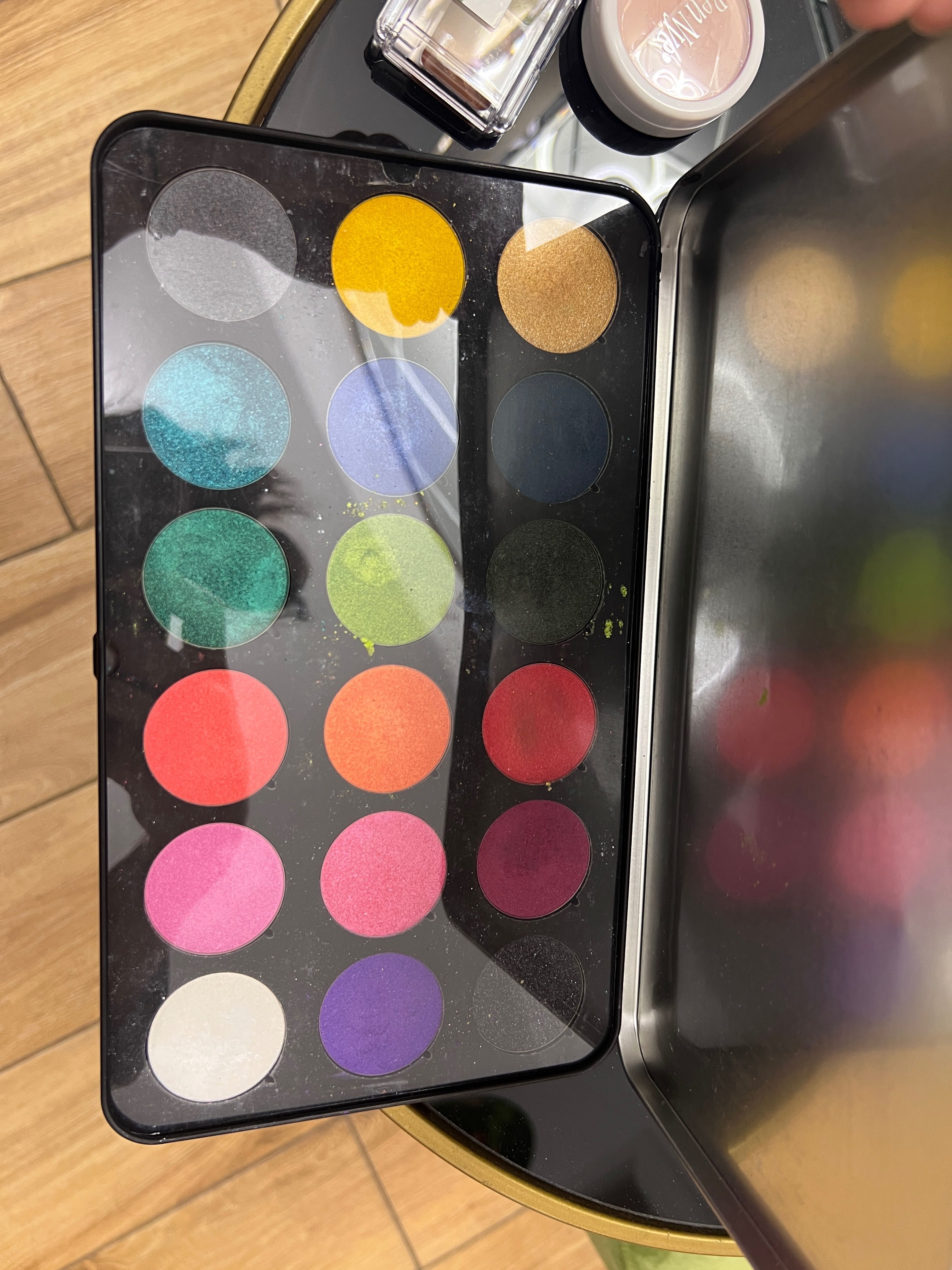 Paleta pentru machiaj