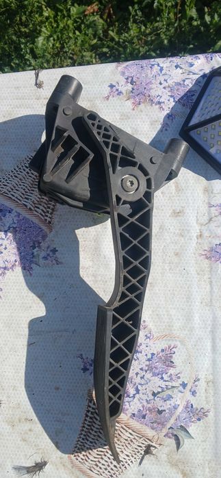 Pedala opel astra h 1,7 cdti