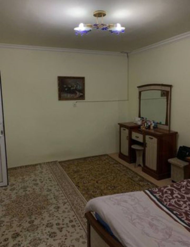 Nazarbek 8 maktab xovli 2 sotik srochna sotaman ipoteka bor keliwamiz