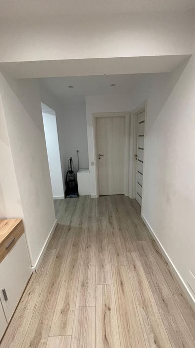 Închiriez apartament cu doua camere